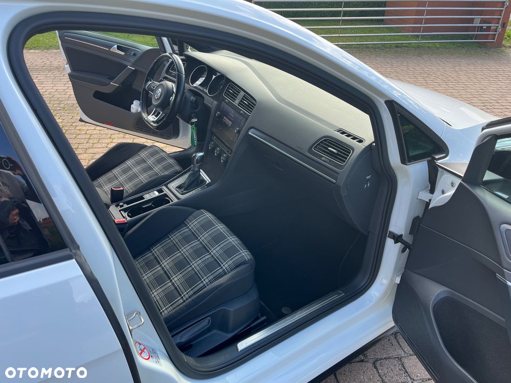 Volkswagen Golf GTD (BlueMotion Technology) DSG - 8