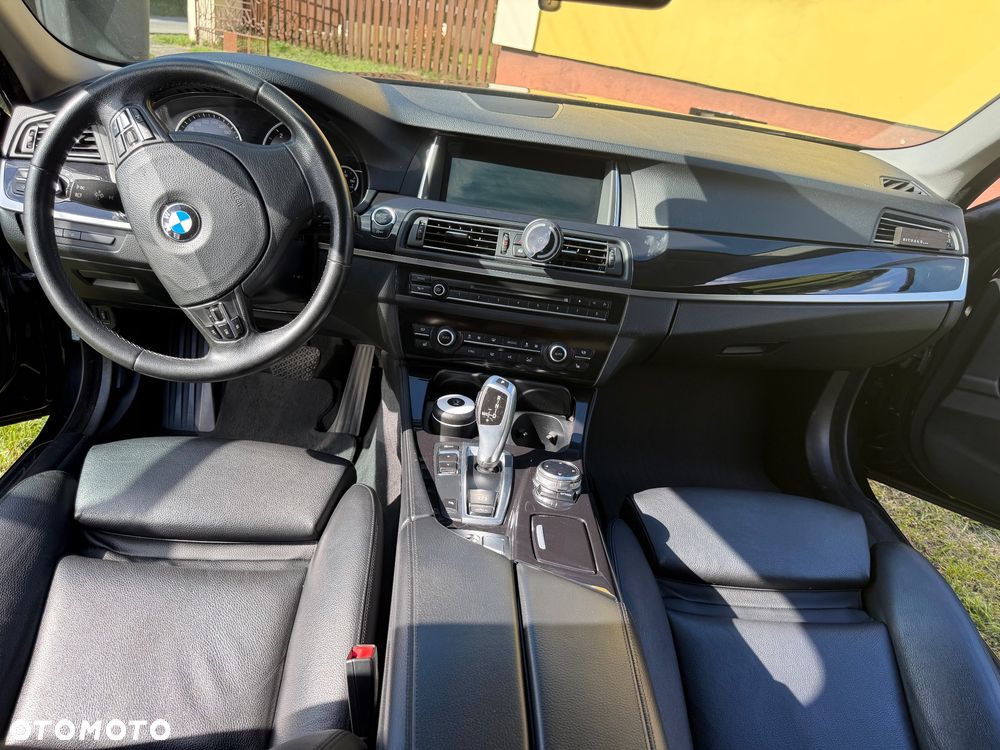BMW Seria 5 525d - 22