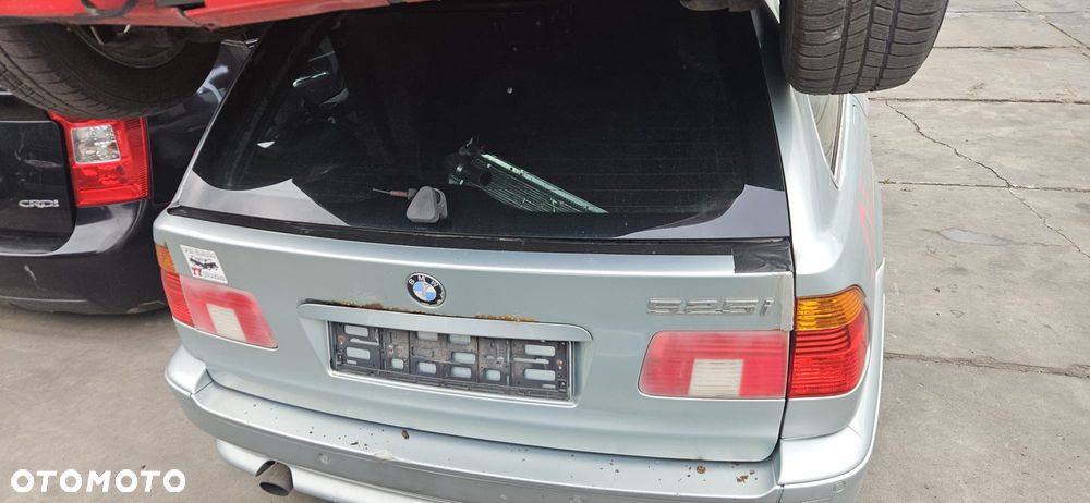 BMW E39 LIFT 525IA M54B25 00 - 03 - CZYTNIK PLYT RADIA CD - 12