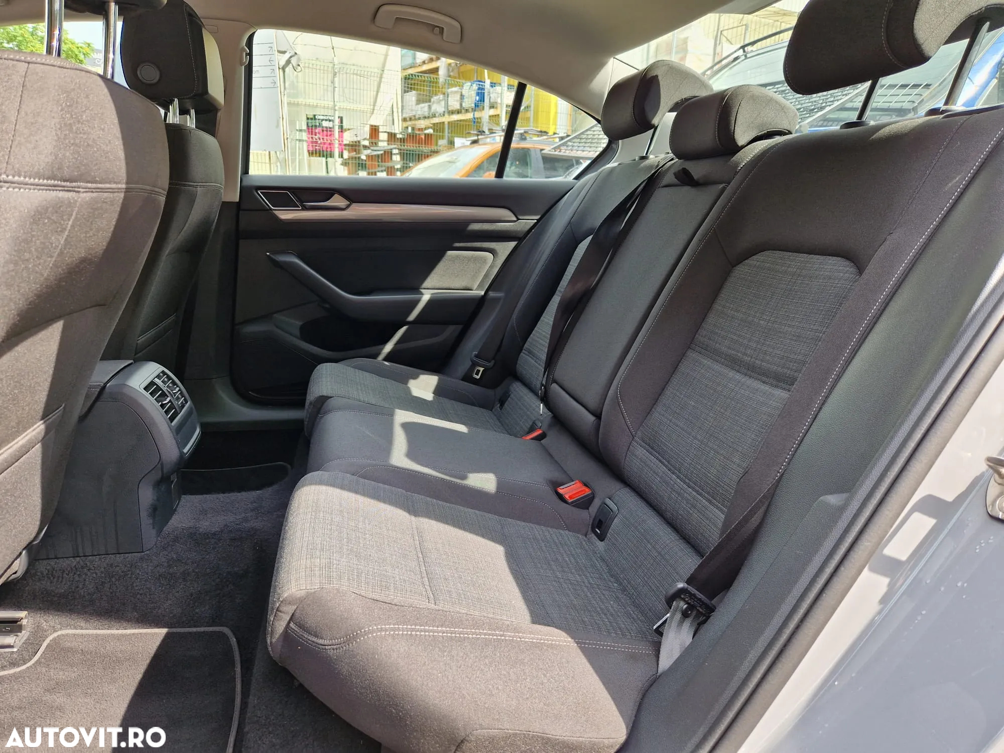 Volkswagen Passat 2.0 TDI DSG Comfortline - 21