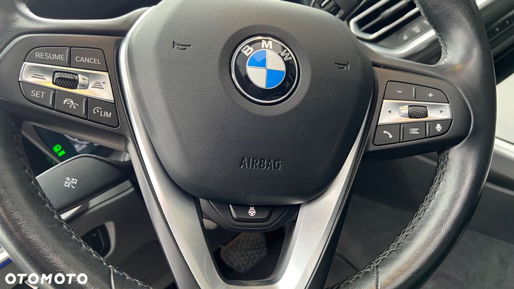BMW Seria 3 320d xDrive Luxury Line - 22