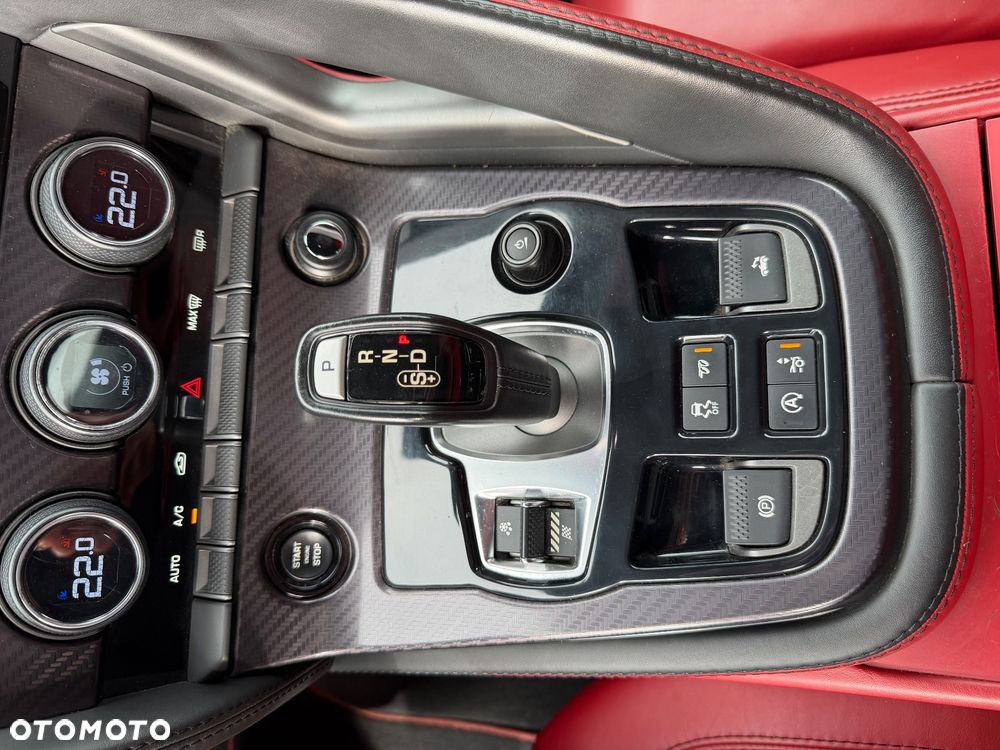 Jaguar F-Type R AWD - 26