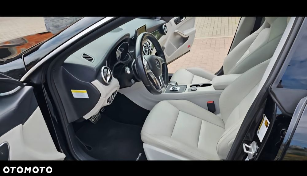 Mercedes-Benz CLA 45 AMG 4Matic 7G-DCT - 5