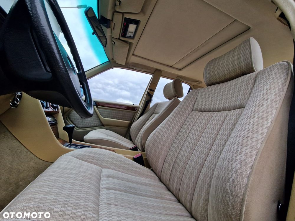 Mercedes-Benz W124 (1984-1993) - 12