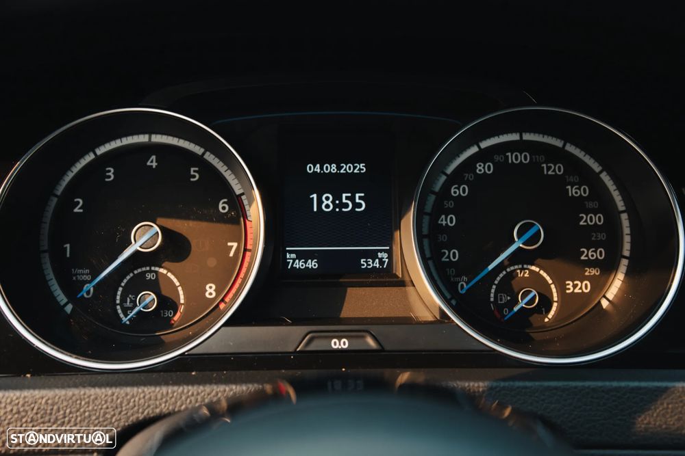 VW Golf R 4Motion BlueMotion - 24