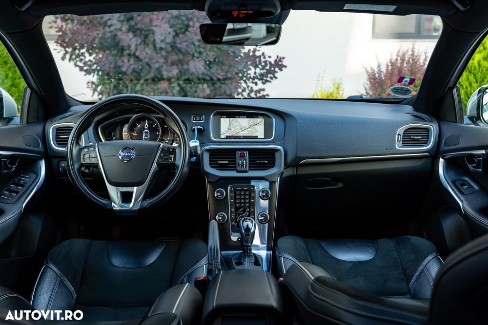 Volvo V40 D4 VEA Aut. R-Design - 14