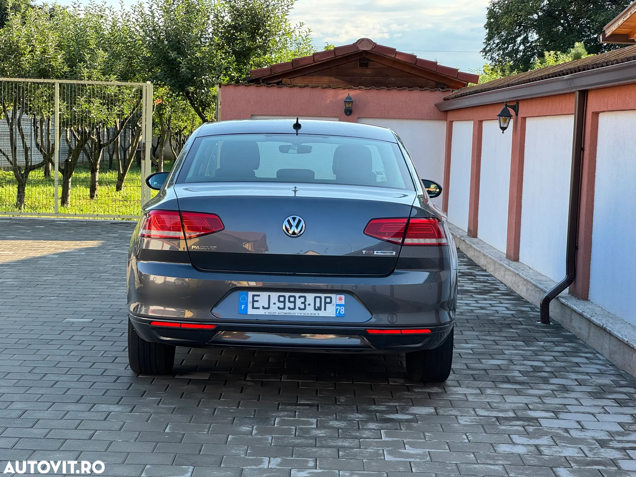 Volkswagen Passat - 16