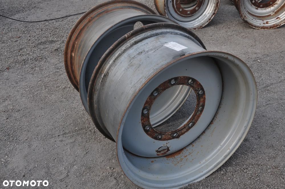 Felga przod 15x28 Massey Ferguson 7480 6480 6486 6490 - 1