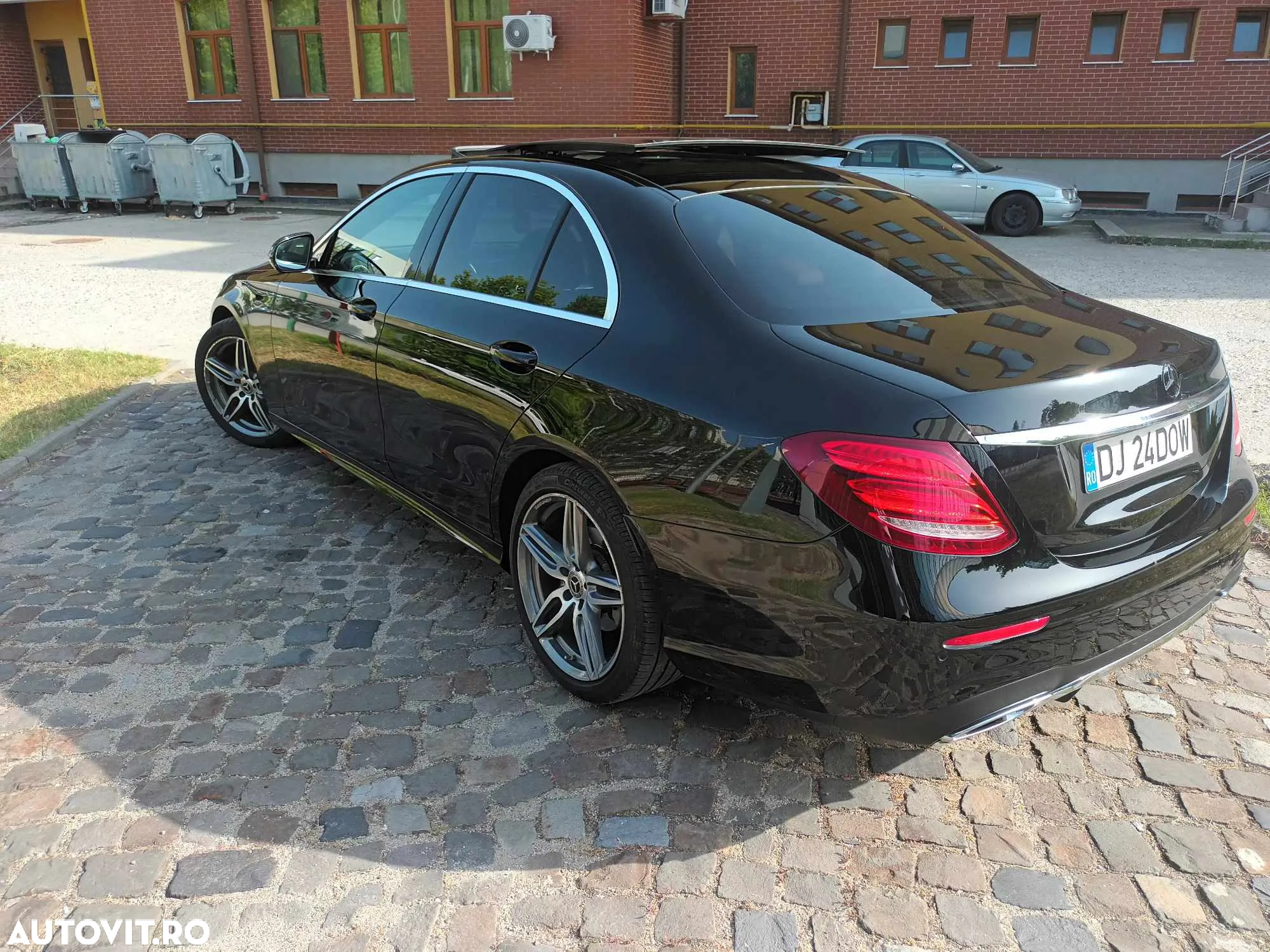 Mercedes-Benz E 220 d 9G-TRONIC AMG Line - 27