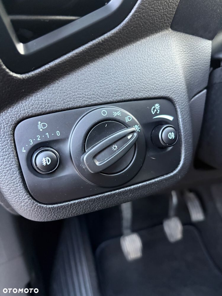 Ford Kuga 2.0 TDCi 2x4 Titanium - 33