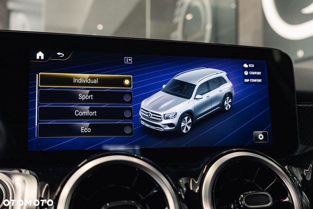 Mercedes-Benz GLB 200 4-Matic AMG Line 8G-DCT - 21
