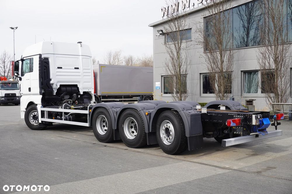 MAN TGX 35.580 8x4-4 / rama 830 cm / oś skrętna / 260 tys. km - 5