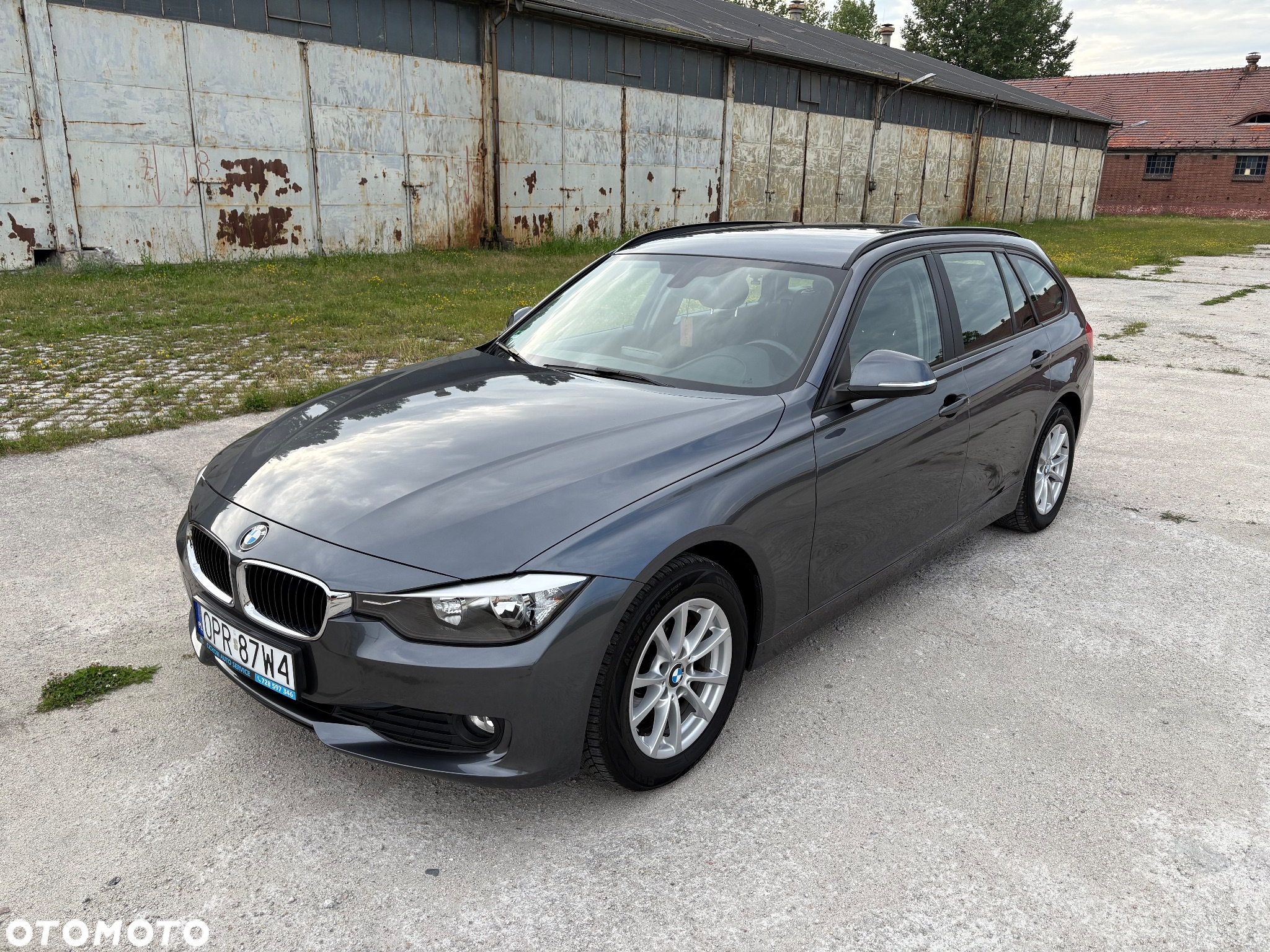 BMW Seria 3 316i Touring - 17