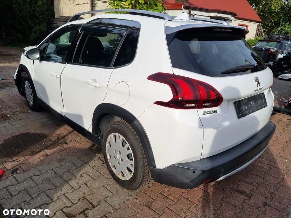Peugeot 2008 1.2 Pure Tech Allure S&S EAT6 - 4
