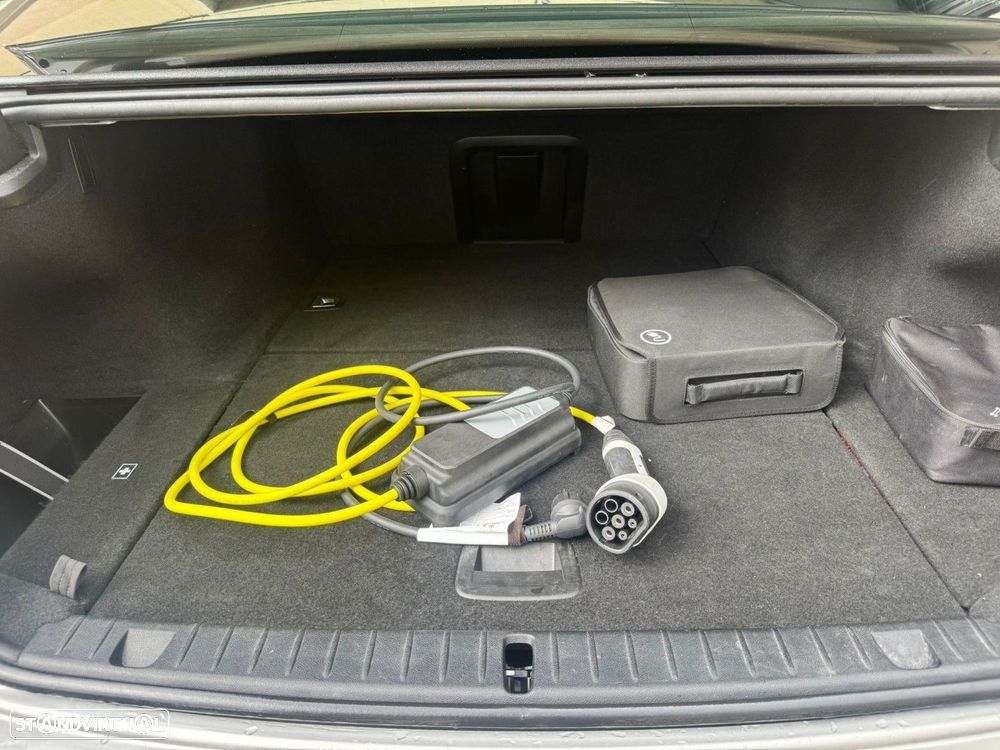 BMW 745 e iPerformance Pack M Auto - 9