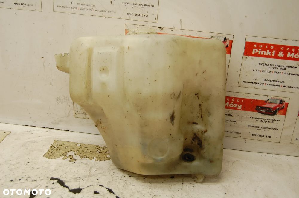 ZBIORNICZEK SPRYSKIWACZY 3A0955453B VW PASSAT B4 - 2