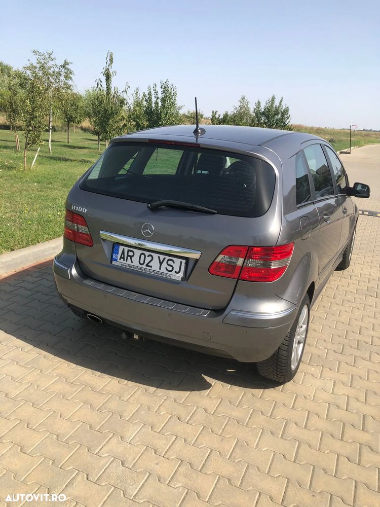 Mercedes-Benz B 180 BlueEFFICIENCY - 12