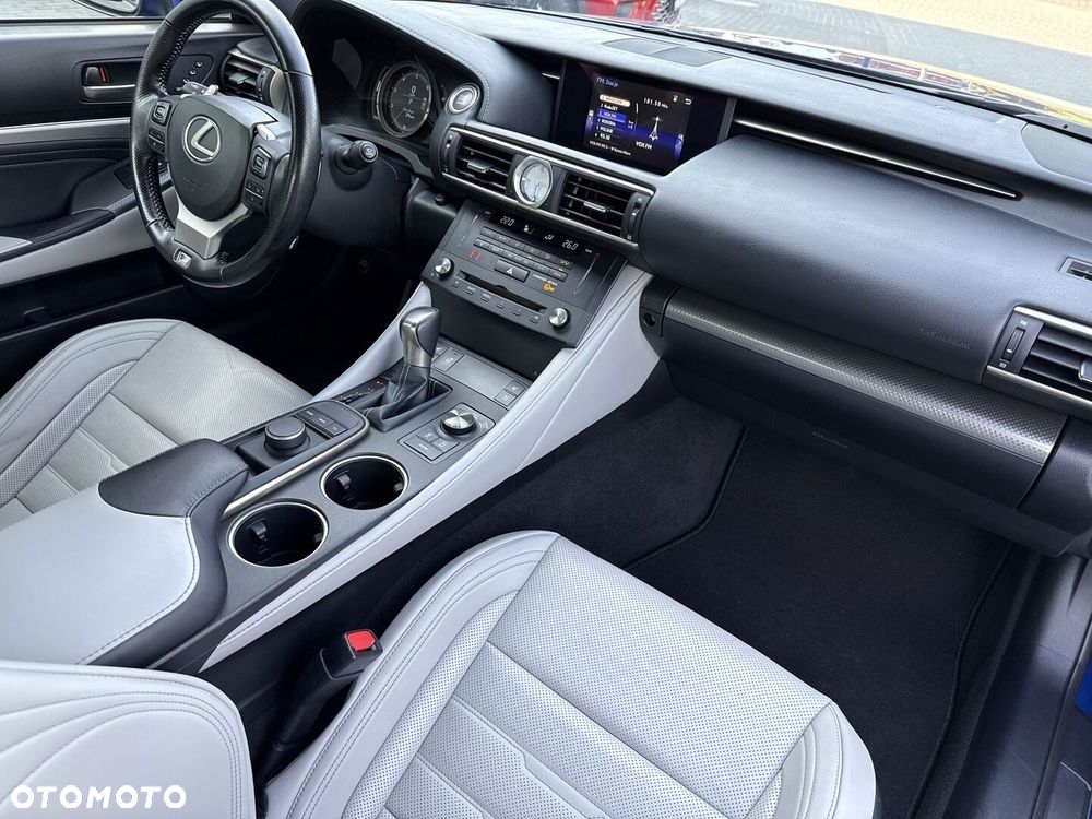 Lexus RC 200t / 300 F Sport - 10