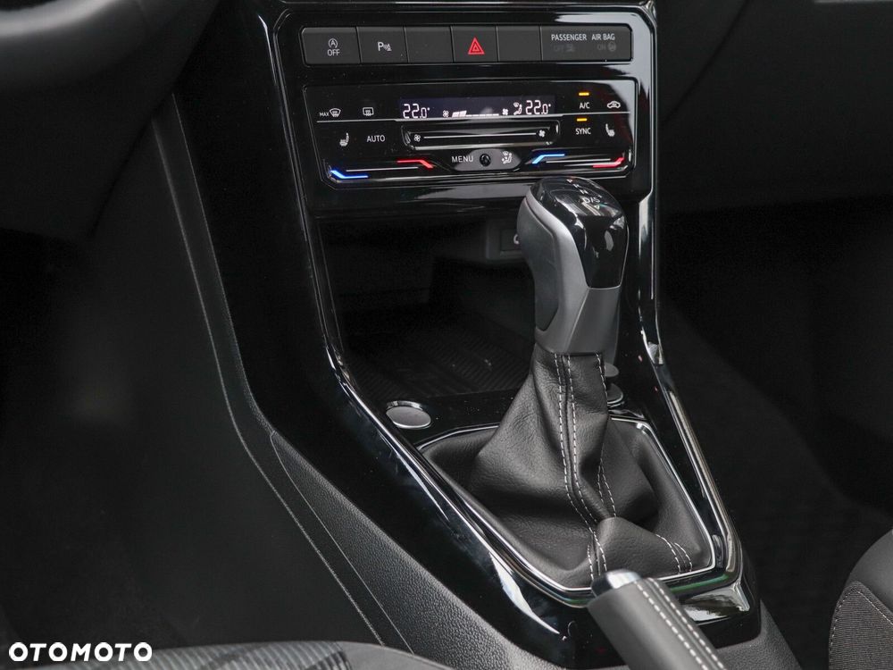 Volkswagen T-Cross - 16