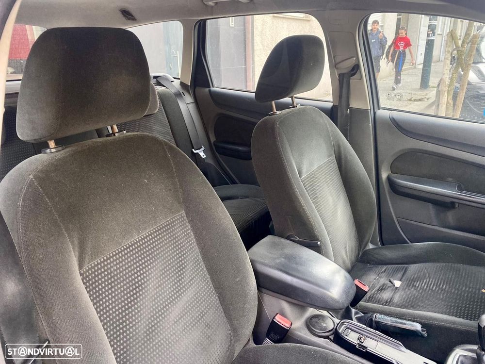 Ford Focus SW 1.6 TDCi Ambiente - 18