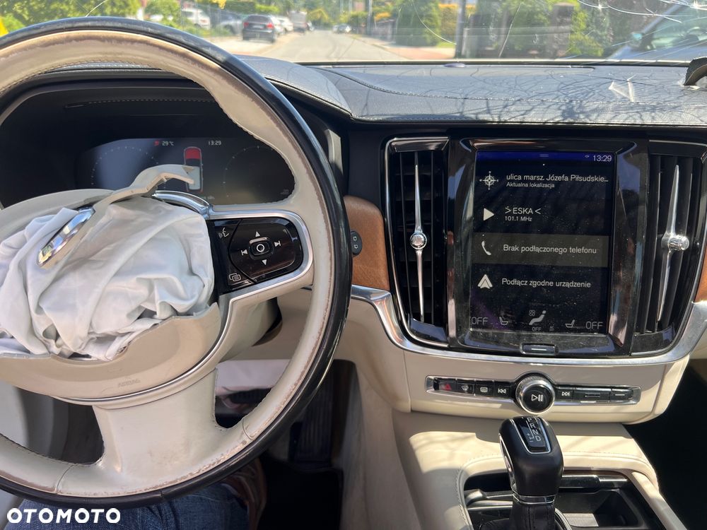 Volvo V90 D4 Inscription - 17