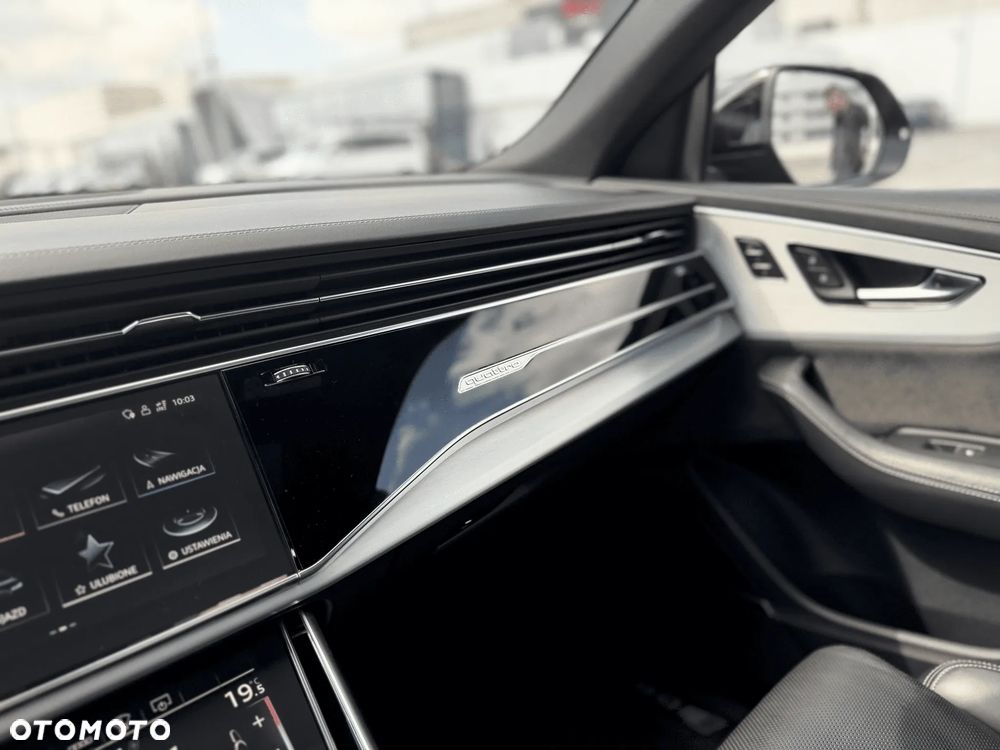 Audi SQ8 - 17