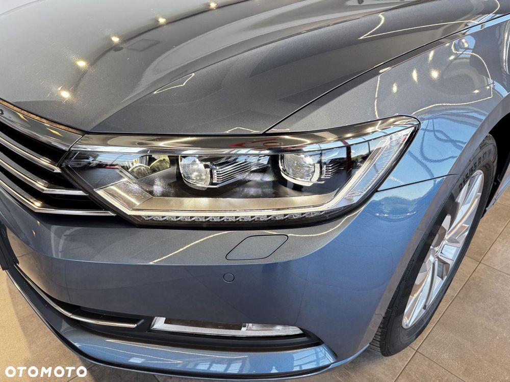 Volkswagen Passat - 10
