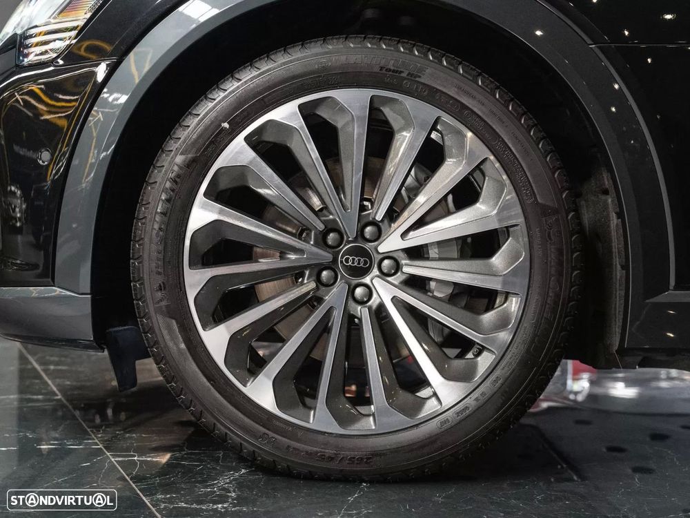 Audi Q8 e-tron 55 quattro Advanced — fotografia 8