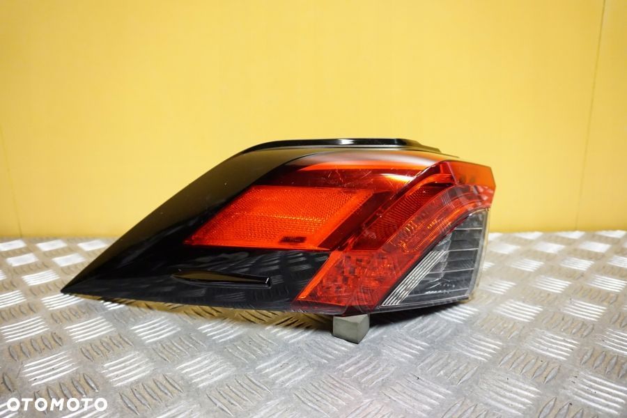 TOYOTA RAV4 2019 - 2024 LAMPA TYŁ LEWA TYLNA LED USA - 1