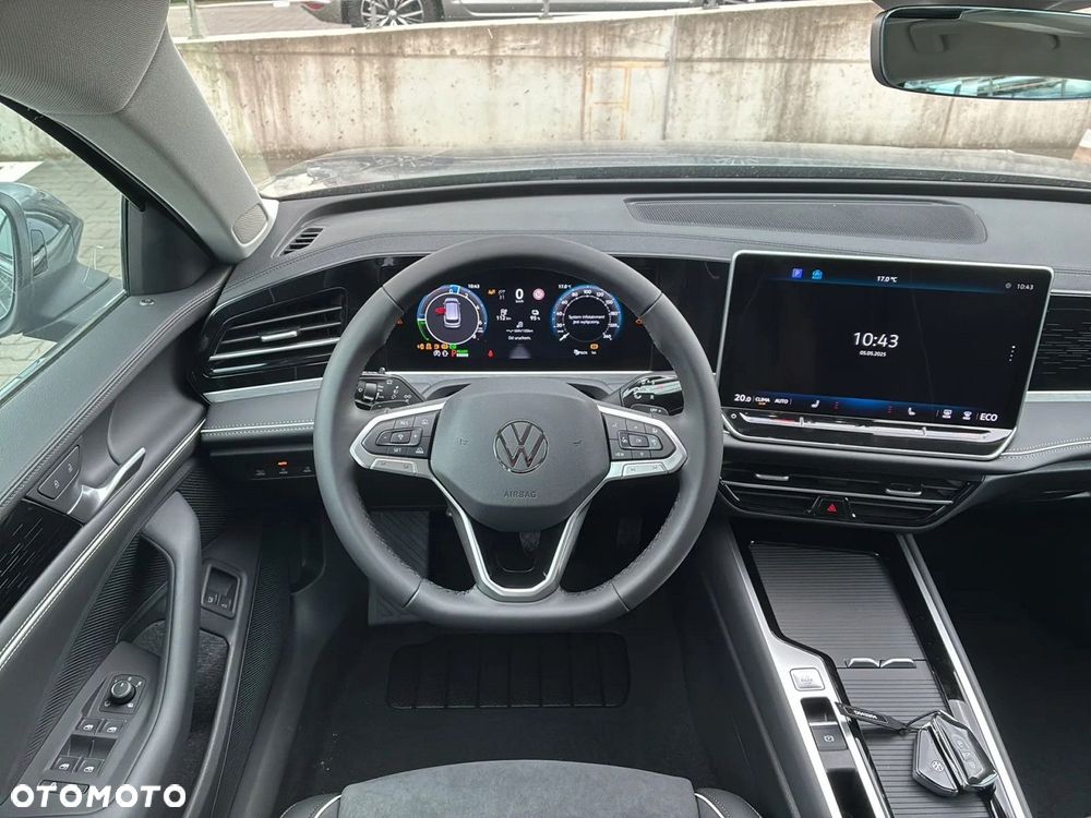 Volkswagen Passat - 14
