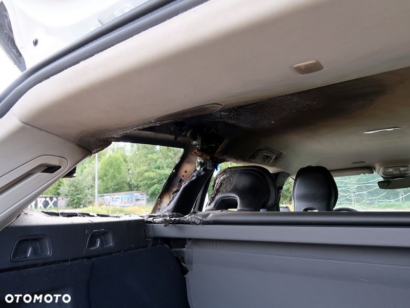 Volvo V60 T6 AWD Plug-In Hybrid Plus Dark - 32