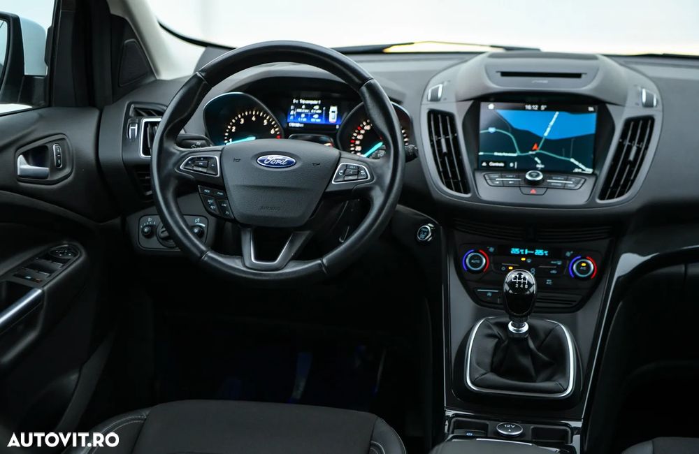 Ford Kuga 1.5 EcoBoost 2x4 Titanium - 30