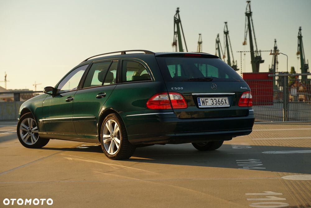 Mercedes-Benz Klasa E 500 4-Matic T Elegance - 3