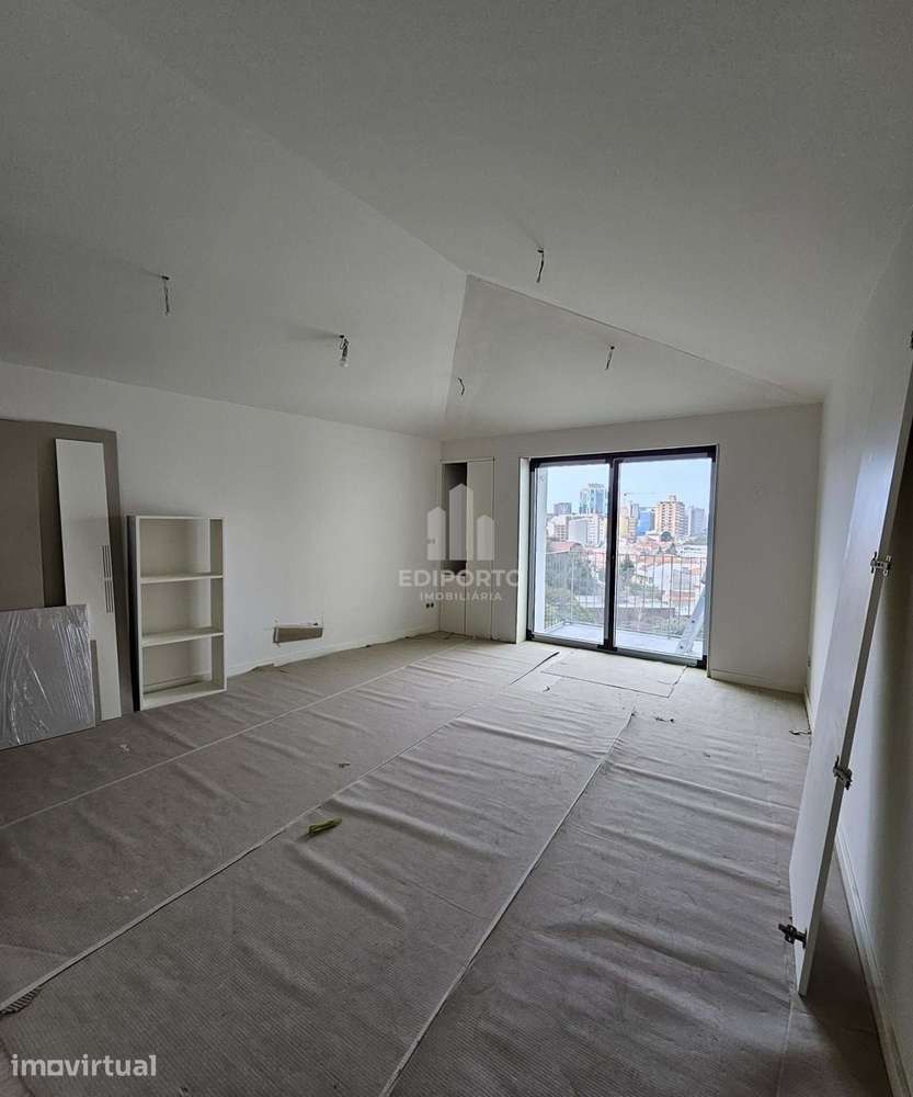 Apartamento T2 DUPLEX COM TERRAÇO Novo no Centro do Porto - Grande imagem: 2/20