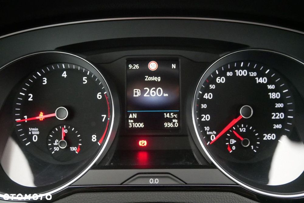 Volkswagen Passat Variant 2.0 TSI Business DSG - 9