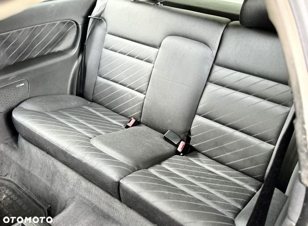 Audi A3 3-drzwiowe 1.8T Ambition - 19