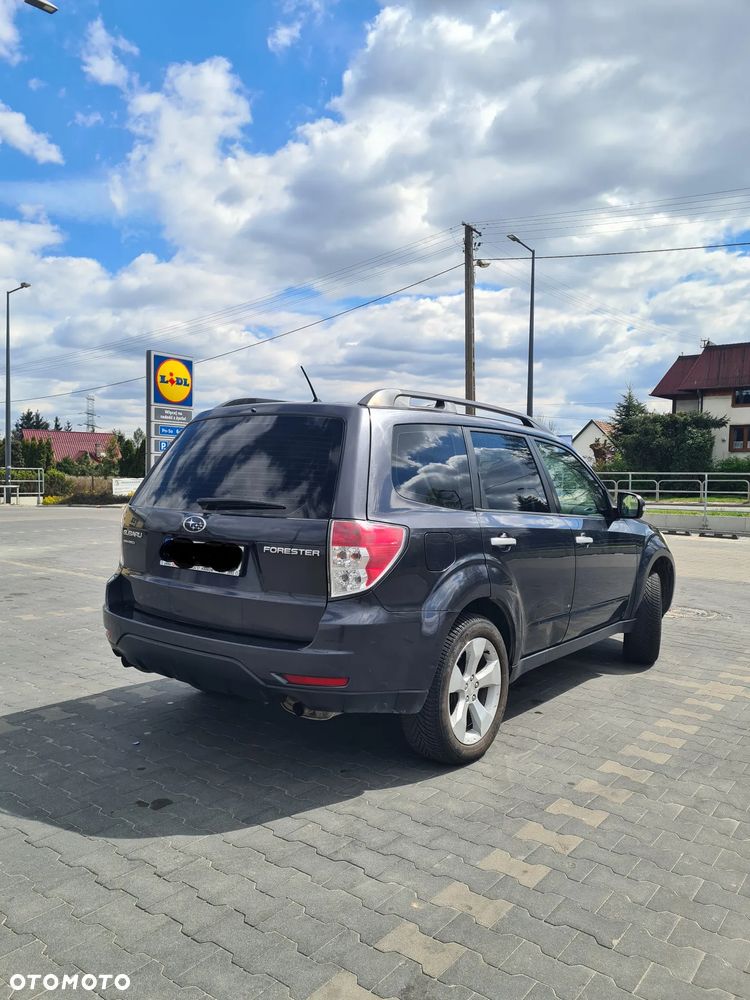 Subaru Forester 2.0X Exclusive - 4