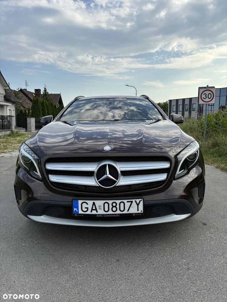Mercedes-Benz GLA - 4