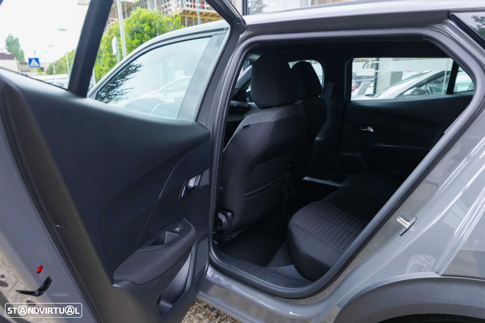 Peugeot e-2008 54 kWh Active - 17