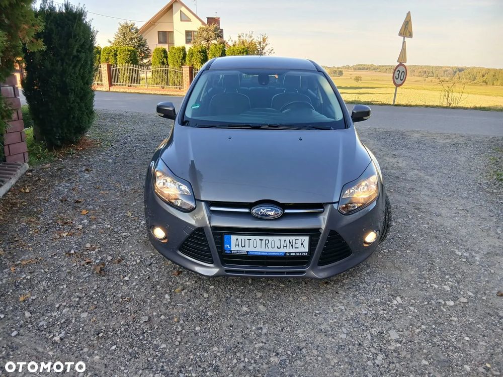 Ford Focus 2011 photo 2