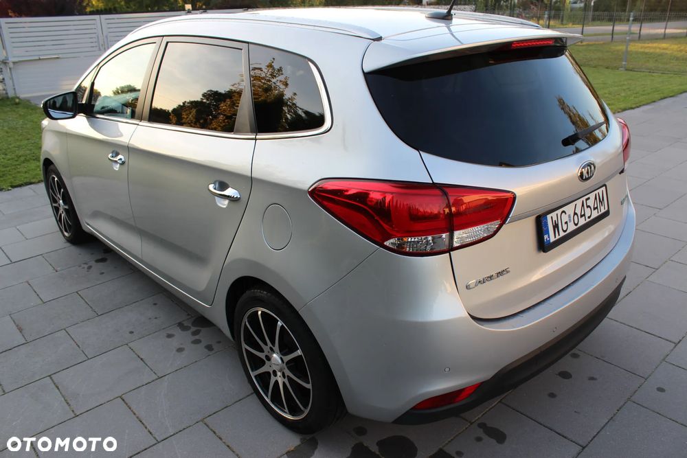 Kia Carens - 18