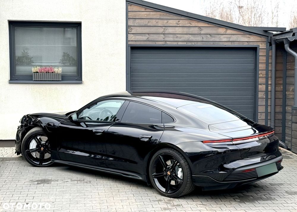 Porsche Taycan - 15