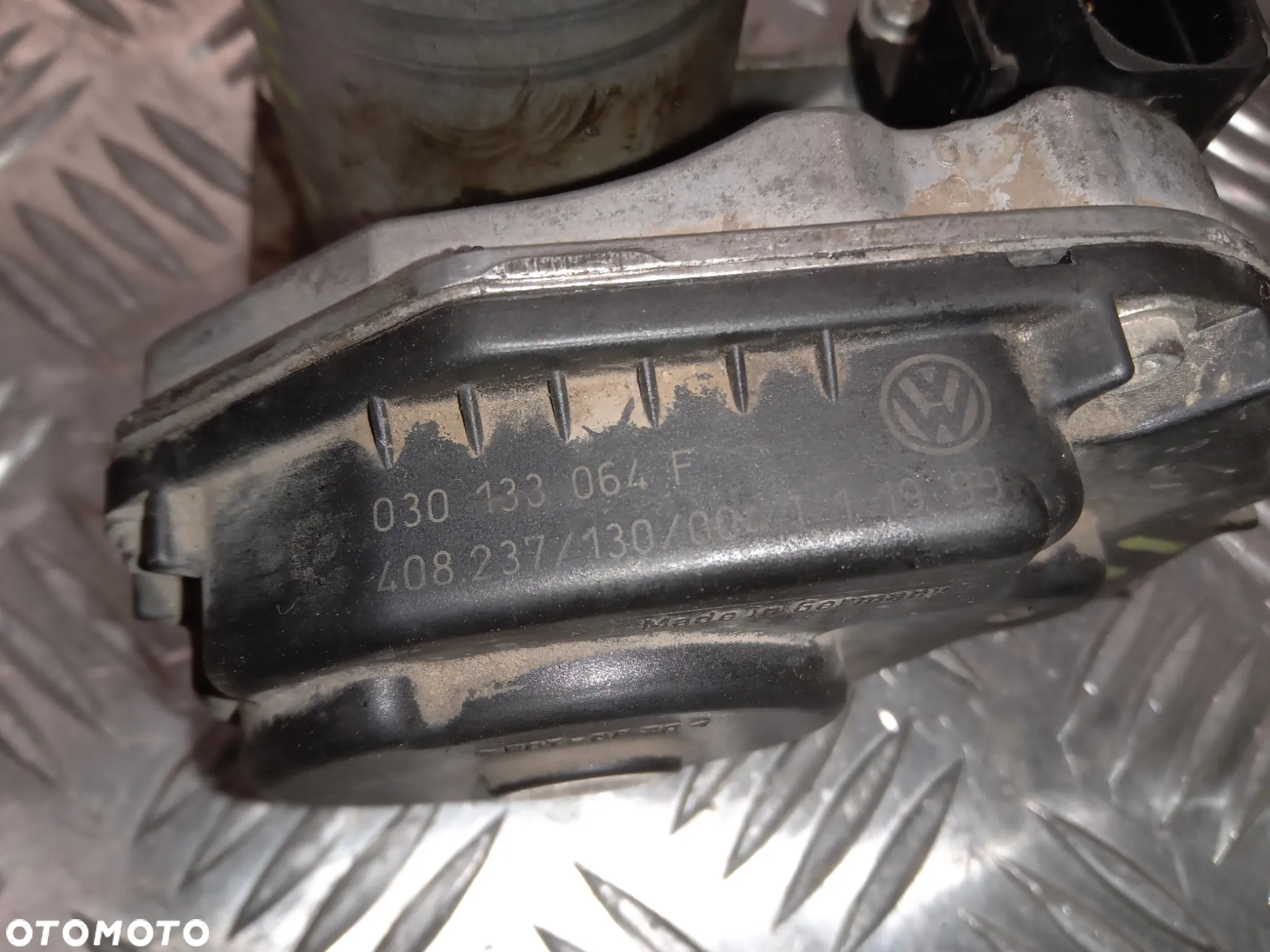 Przepustnica VW Audi 1.4 B 030133064F - 3