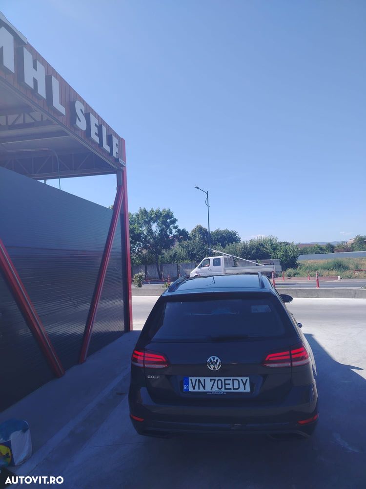 Volkswagen Golf - 2