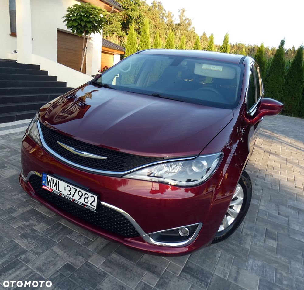 Chrysler Pacifica - 10