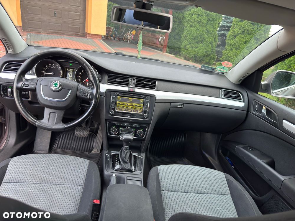 Skoda Superb 2.0 TDI Ambition DSG - 10