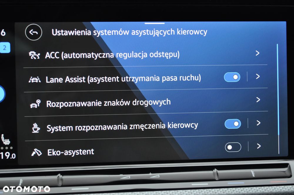 Volkswagen Golf 2.0 TDI SCR Active - 28