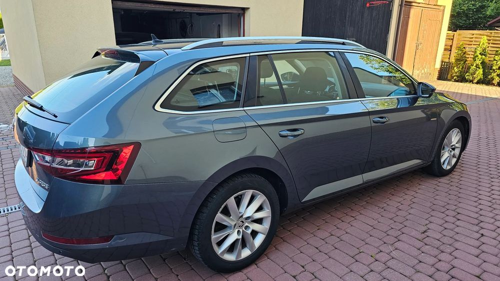 Skoda Superb 2.0 TDI Ambition DSG - 18