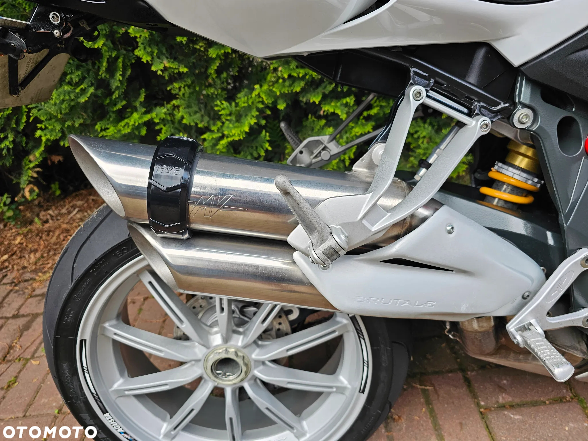 MV AGUSTA Brutale - 12