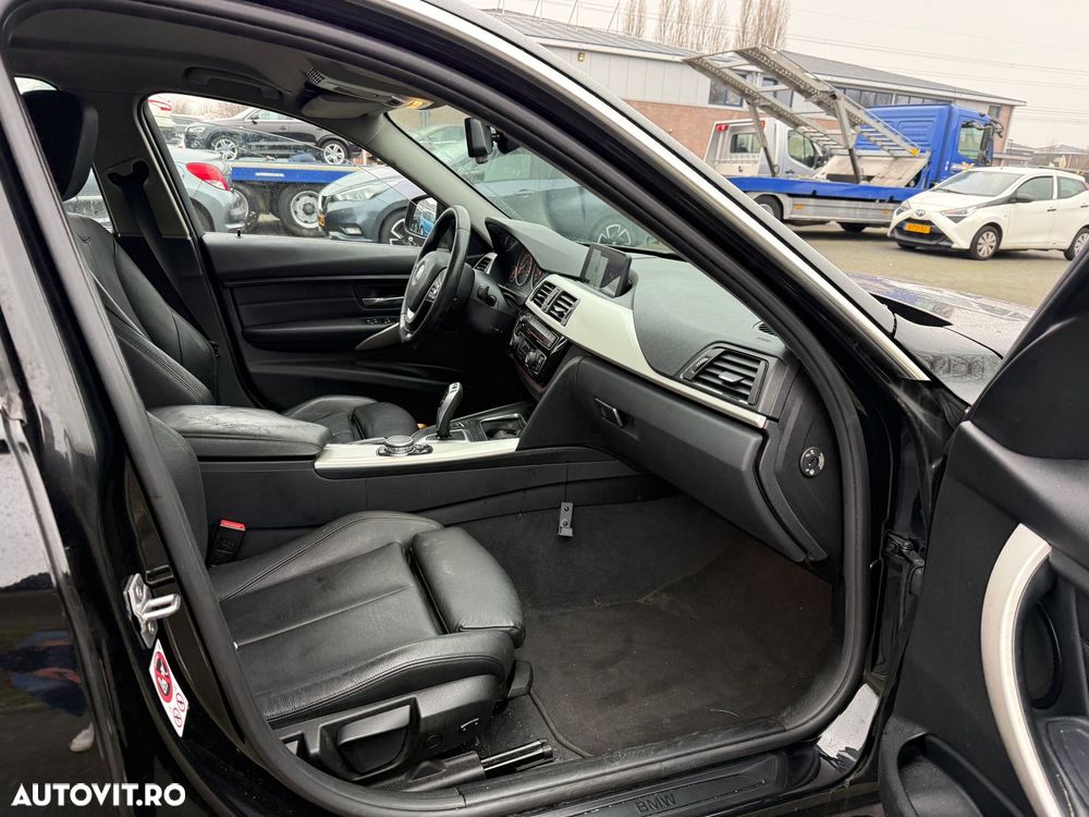 BMW Seria 3 320d Touring Aut. Efficient Dynamics Edition Blue Perf. Sport Line - 5